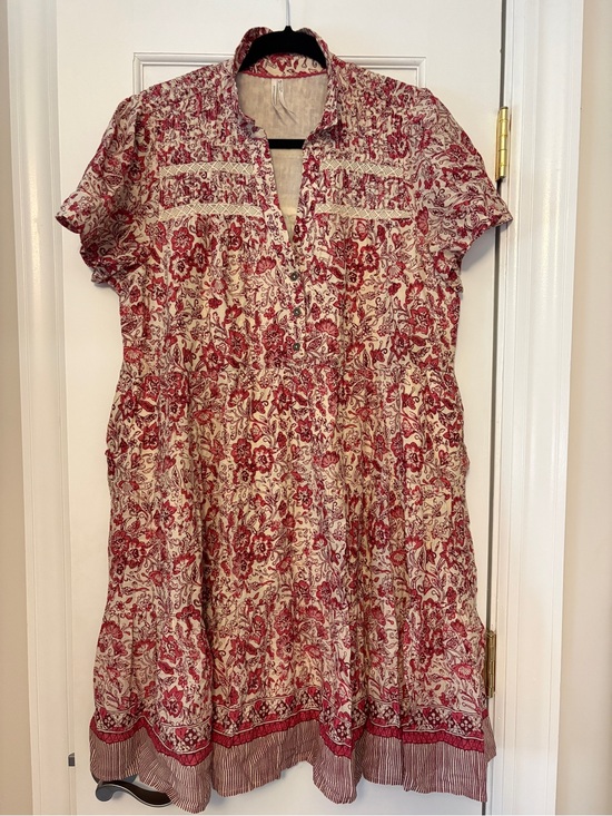 Anthropologie Tops - Anthropologie Cream and Pink Floral Short Sleeve Tunic w/pockets